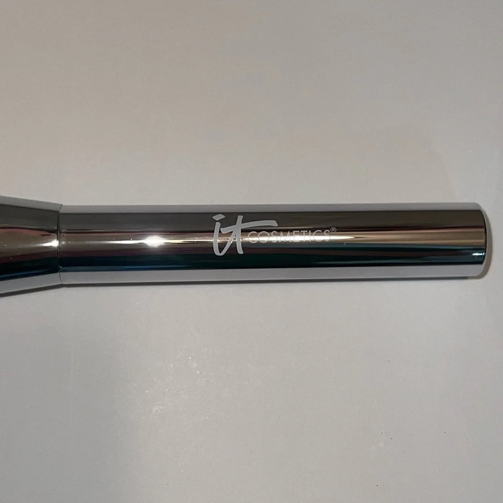 IT Cosmetics Foundation Brush